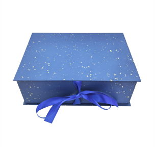 Zilas dāvanu kastes ar atlasa lenti