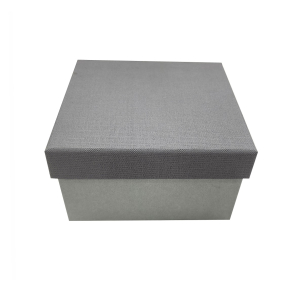 Pelēkas dāvanu kastes