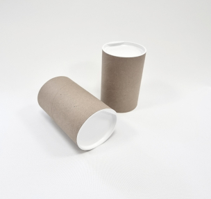 Kartona tubusi ar vāciņiem