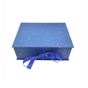 Zilas dāvanu kastes ar atlasa lenti