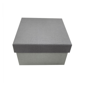 Pelēkas dāvanu kastes