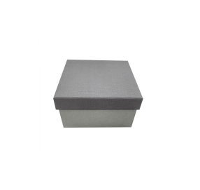 Pelēkas dāvanu kastes